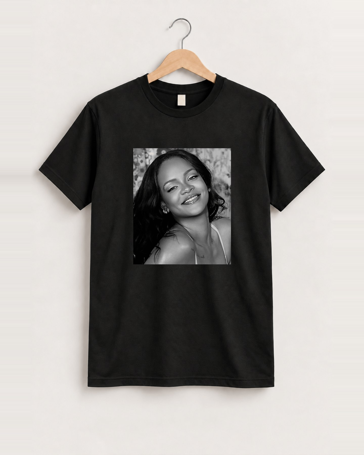 RiRi Black Tee, approved scene front [FG-1568c83accba]