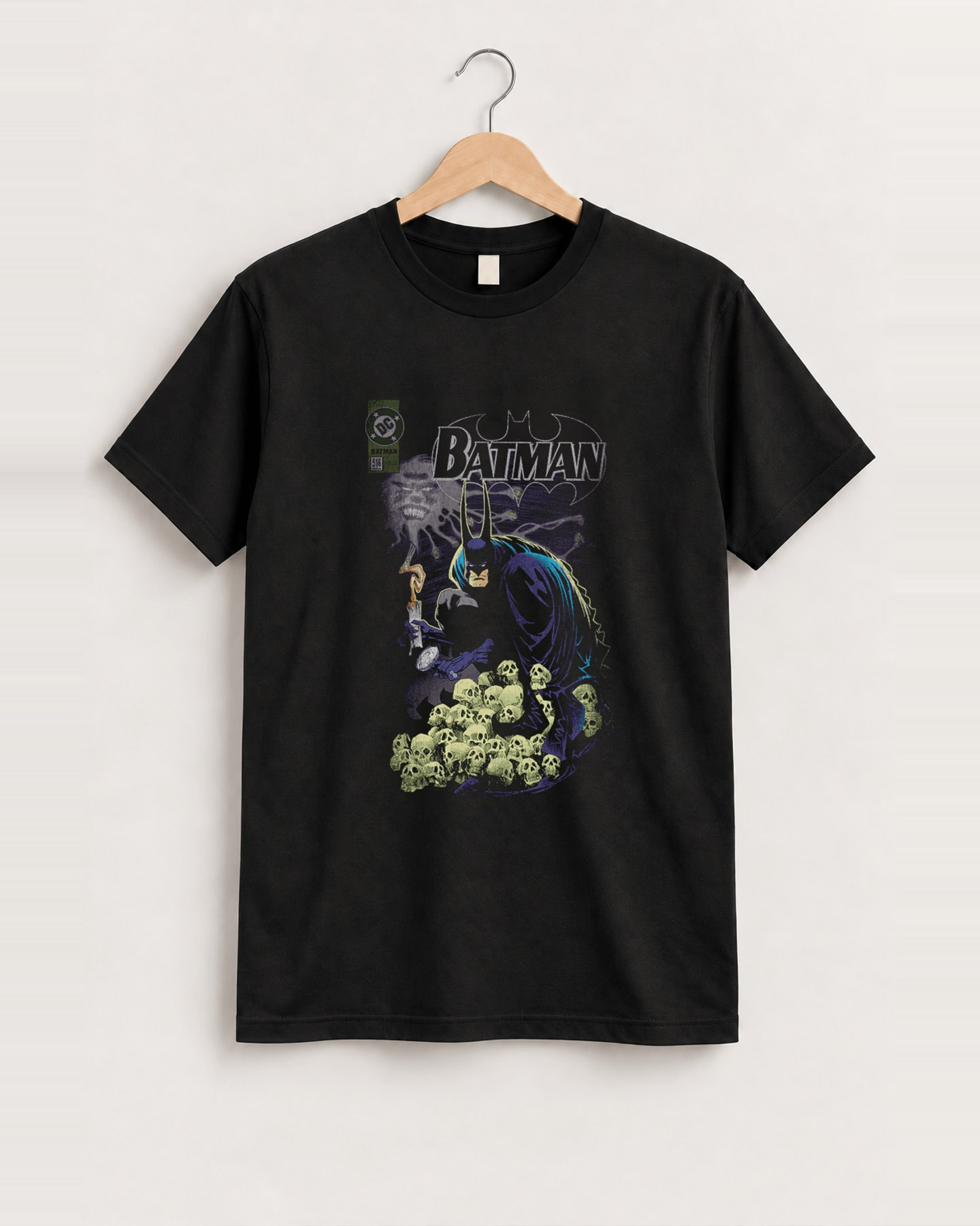 Batman comic black tee front
