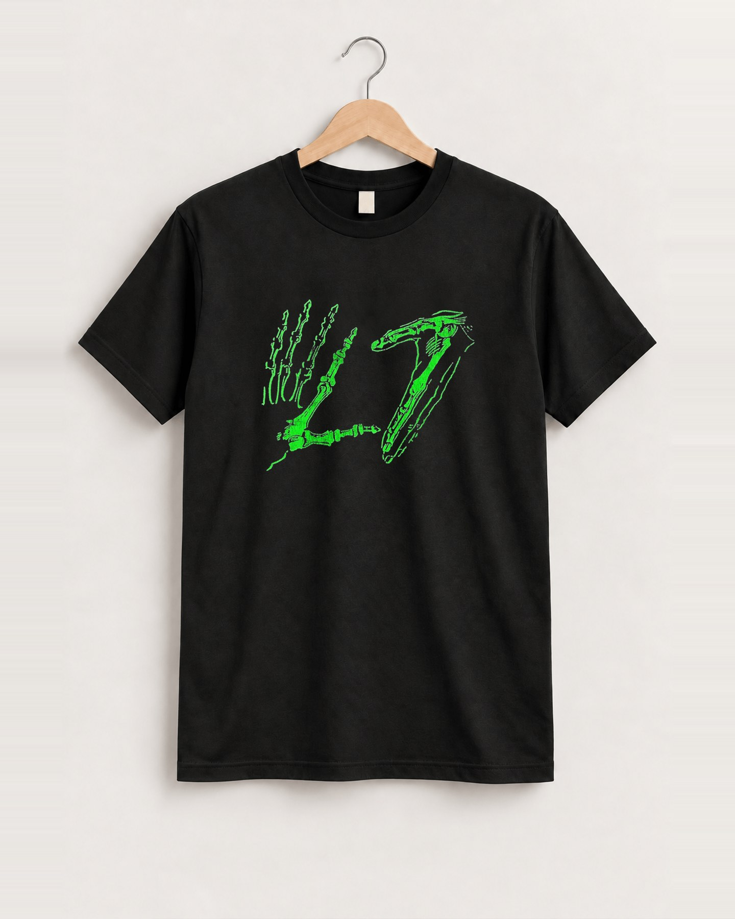 90s l7 hand sign black tee front